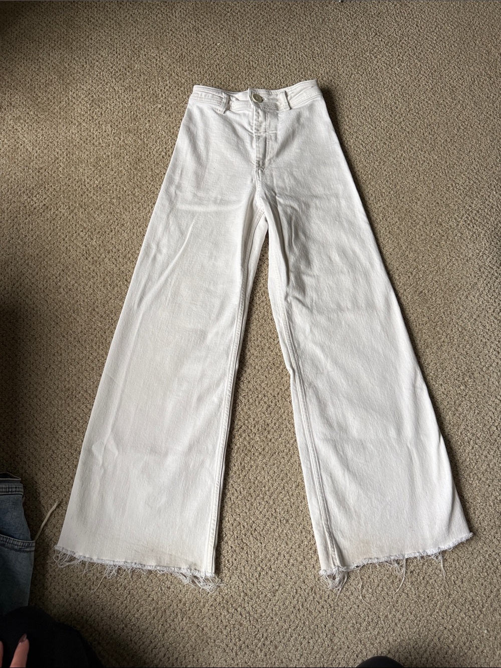 Zara White Wide-Leg High-Rise Jeans with Raw Hem